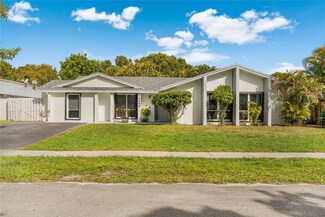 10445 SW 52nd St, Cooper City, FL 33328