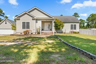301 Sand Ridge Rd, Hubert, NC 28539