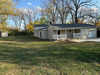 1150 Wallaby Dr, Beavercreek, OH 45432