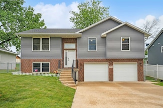 8855 Conrad Ave, East Dubuque, IL 61025