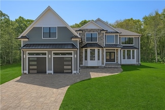 140 S Pier Rd, Narragansett, RI 02882
