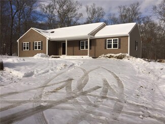 178 Crandall Rd, Tiverton, RI 02878