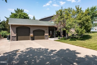 1612 Santa Gertrudis Loop, Bismarck, ND 58503
