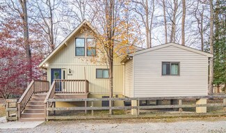 6630 Lakeshore Dr, Quinton, VA 23141