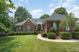 315 Hawksnest Ct, Matthews, NC 28104