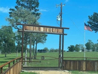 212 Meuth Cemetery Rd, Red Rock, TX 78662