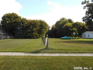 8892 S Seneca St, Weedsport, NY 13166