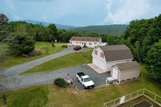 51 Hemlock Ln, Danbury, NH 03230