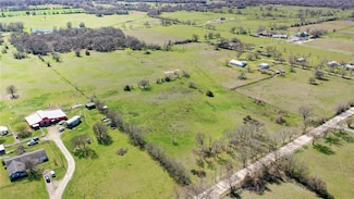 14 AC Halliday Ln, Madisonville, TX 77864