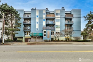 3045 20th Ave W Unit 402, Seattle, WA 98199