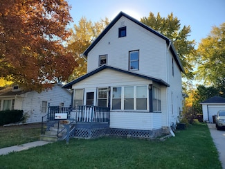 803 E Illinois St, Freeport, IL 61032