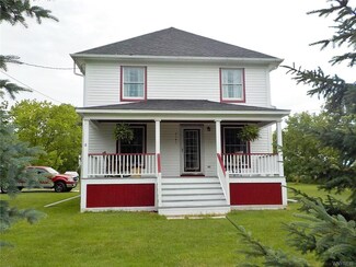 3161 Randall Rd, Ransomville, NY 14131