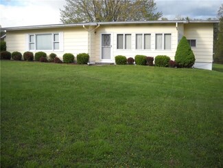 648 Claypike Rd, Acme, PA 15610
