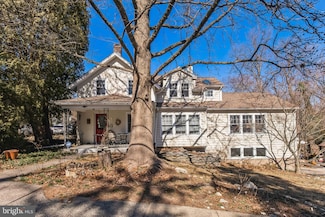 211 W Waverly Rd, Glenside, PA 19038