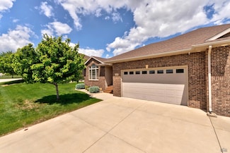 210 Enchanted Pines Dr, Rapid City, SD 57701