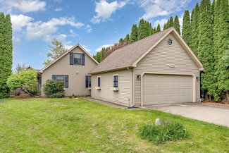 5313 S Pine St, Beaverton, MI 48612