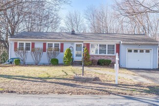16 Clearview Blvd, Castleton On Hudson, NY 12033