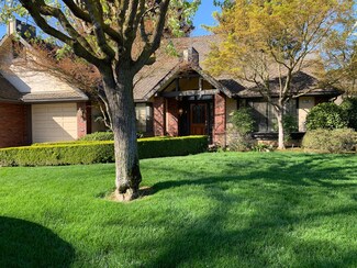 2555 W Bluff Ave Unit 120, Fresno, CA 93711