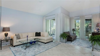 6805 Huntington Lakes Cir Unit 201, Naples, FL 34119