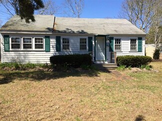 15 Trotters Ln, West Dennis, MA 02670