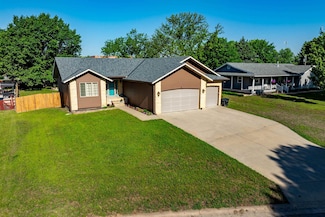 11 Honeysuckle Ct, Oxford, KS 67119