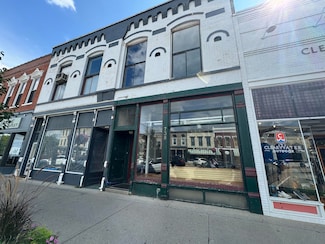 736 W Main St, Lake Geneva, WI 53147