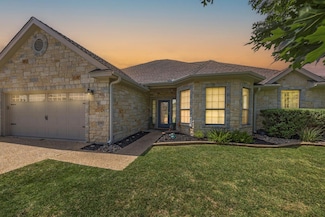 1902 Southview Dr, Salado, TX 76571