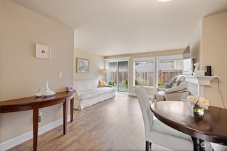 5702 N 33rd St Unit 12B, Tacoma, WA 98407