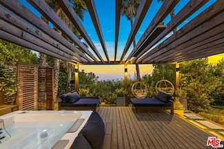 6345 Bryn Mawr Dr, Los Angeles, CA 90068