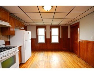 5 Hillside St, Worcester, MA 01610