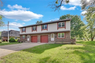 3702 NE 69th St, Kansas City, MO 64119