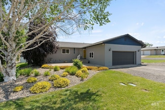 1011 Lake St, Colton, WA 99113