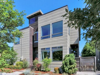 3235 NE Jarrett St, Portland, OR 97211
