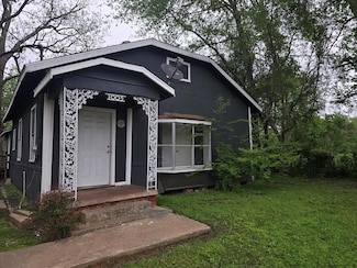 1005 S Sycamore St, Crockett, TX 75835