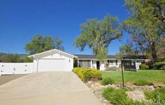 40468 Joan Dr, Oakhurst, CA 93644