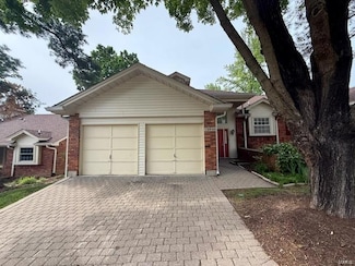12910 Autumn View Dr, Saint Louis, MO 63146