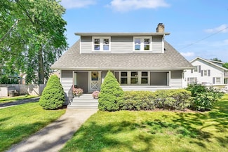 14 Glenwood Cir, Longmeadow, MA 01106