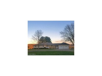 7 Crestview Manor, Newcomerstown, OH 43832