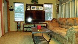 2514 Race Ave, Independence, MO 64052