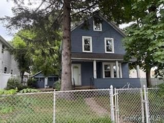 62 Lowndes Ave, Huntington Station, NY 11746