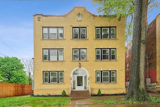 208 Magnolia St, Hartford, CT 06112