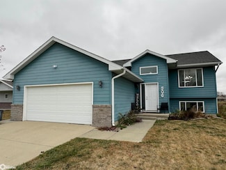 506 Pine Brooke Dr, Clear Lake, IA 50428