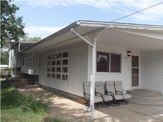 5917 N Seneca St, Wichita, KS 67204