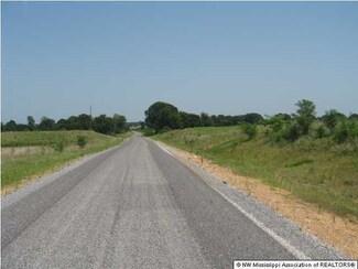 120 Tom Floyd Rd, Como, MS 38619