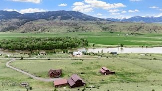 198 E River Rd, Emigrant, MT 59027