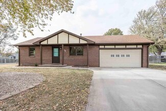 709 Surrey Ln, Maize, KS 67101