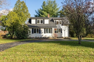 39 Peckham St, Rehoboth, MA 02769