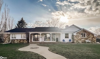 147 Orchard Ln, Carroll, IA 51401