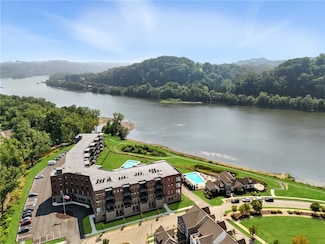 1 1st St Unit 312, Oakmont, PA 15139