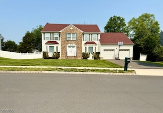 5 Angela Ct, Piscataway, NJ 08854